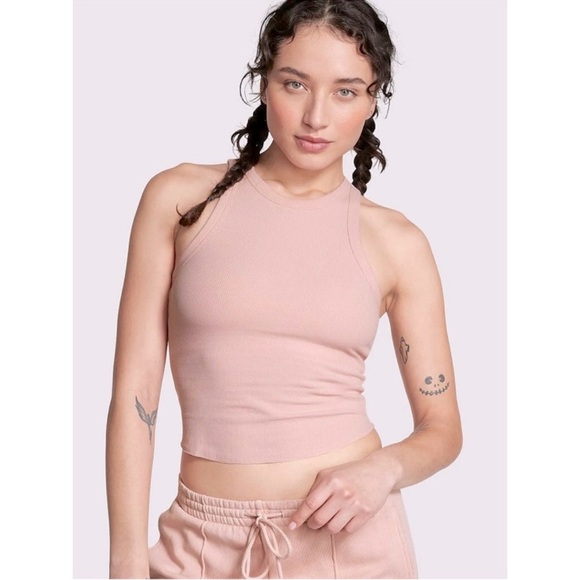 PINK VICTORIA'S SECRET • High-Neck Ribbed Pink Tank Top - Picture 2 of 4